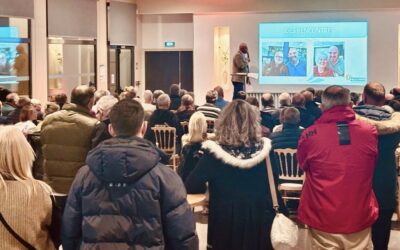 Salle comble pour cette première grande réunion publique